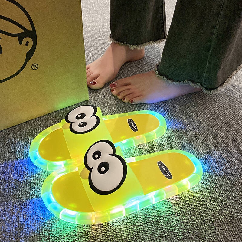 Funny Big Eyes Luminous Slide  - Mule Slip On ulasan dan harga